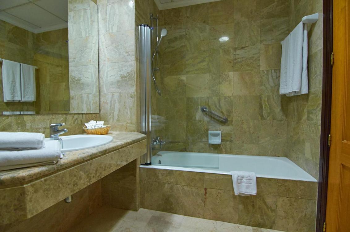 Hotel Don Curro — Foto 1
